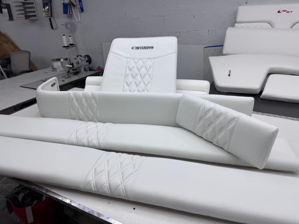 Castom Boat Cushions Contender Photo interior