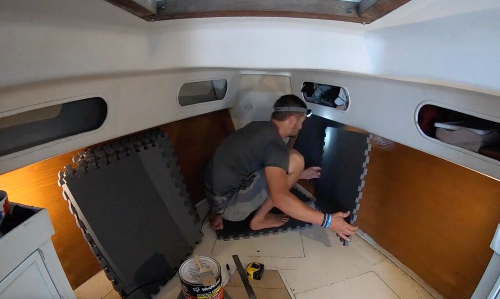 rebuilding wall panels in the boat Photo craftsman